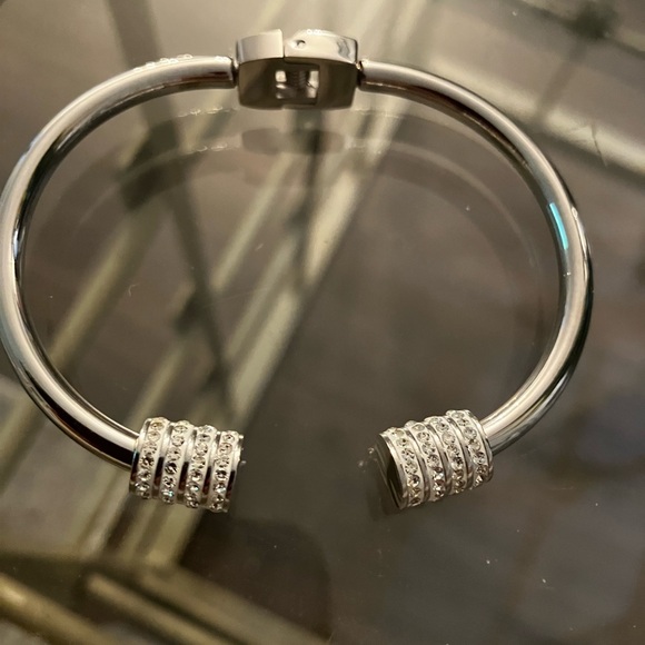 Elegant Silver Bracelet with Crystal Accents. very elegant No one will know. - Picture 3 of 6